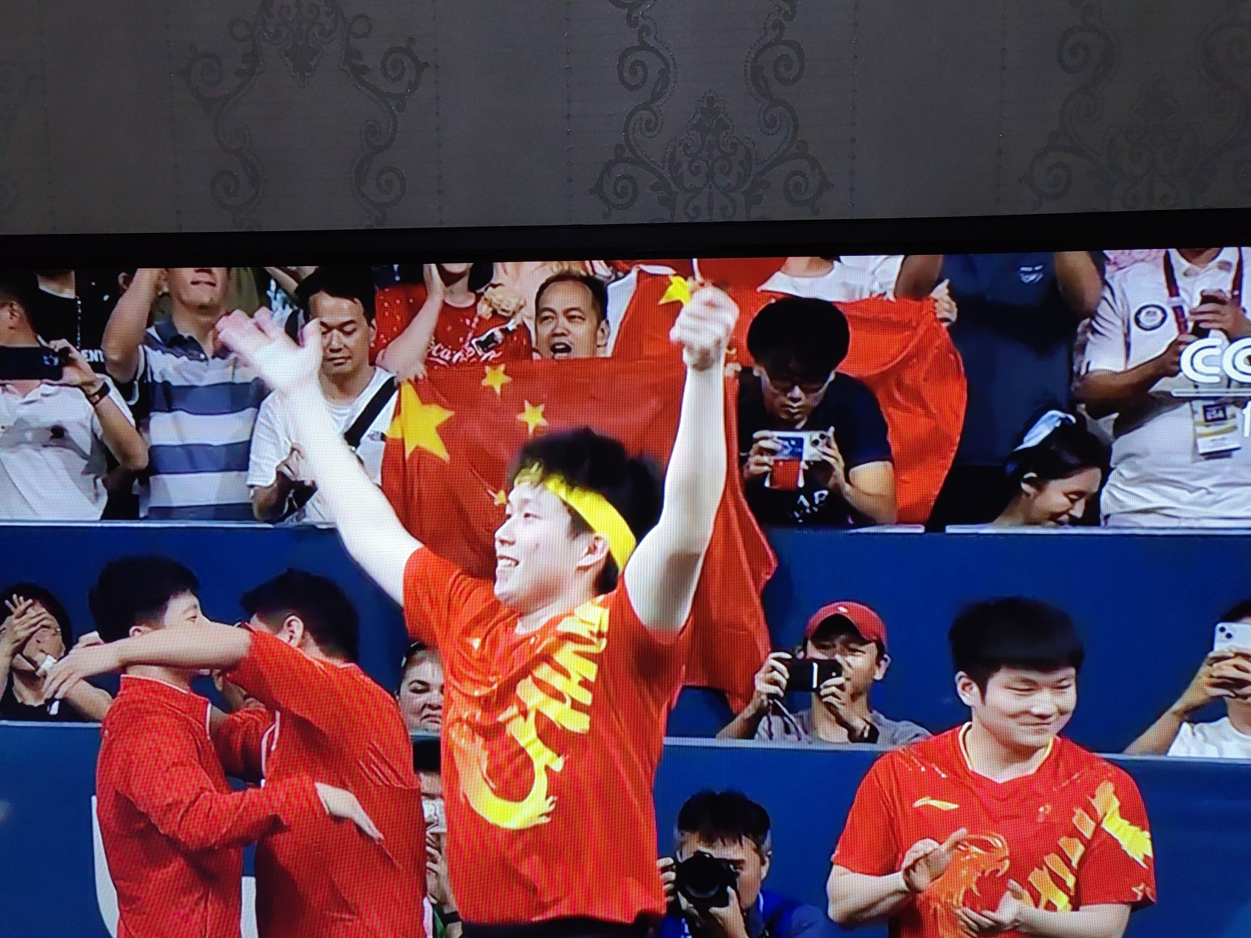 关于现场直击：体育传奇再次刷新世界纪录的信息