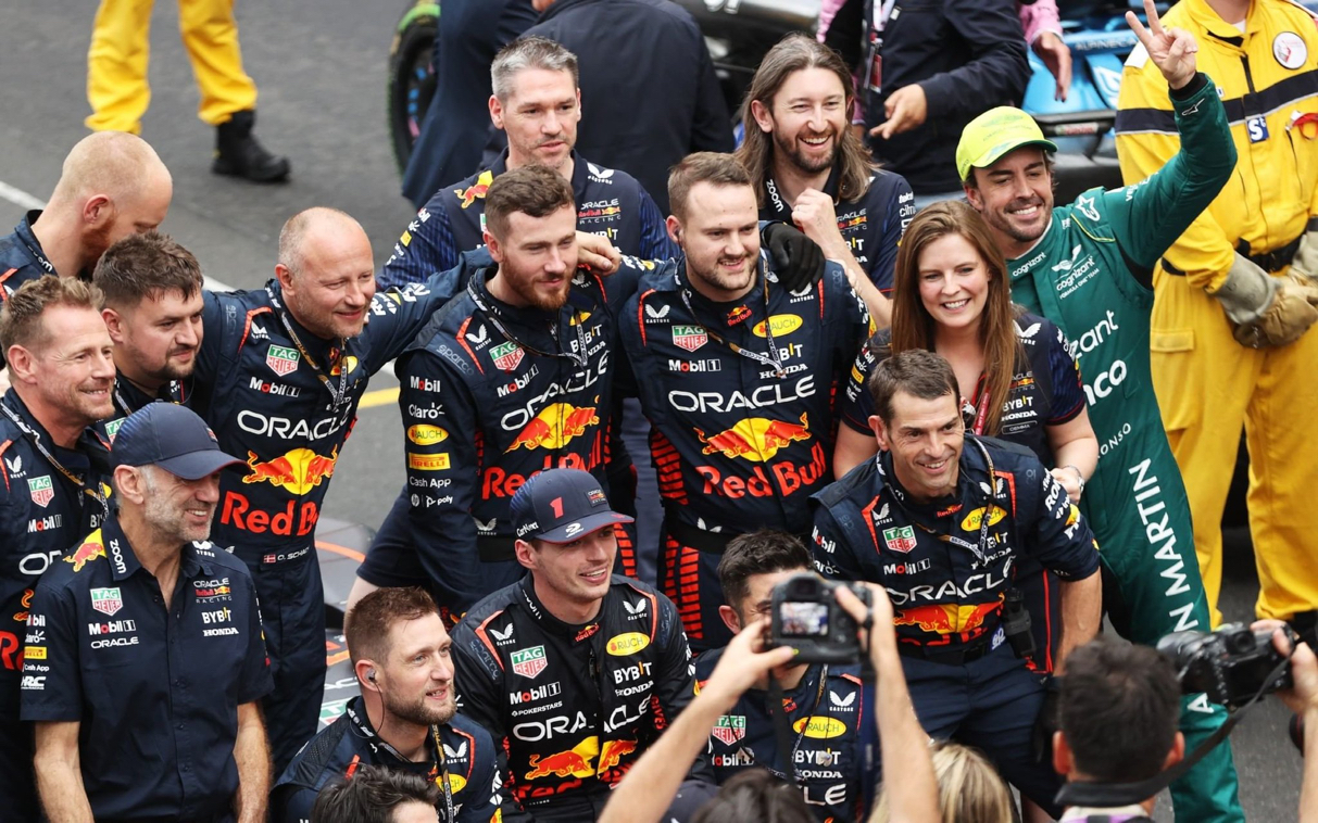 关于红牛二队逆转雷诺车队，阿隆索状态火热的信息