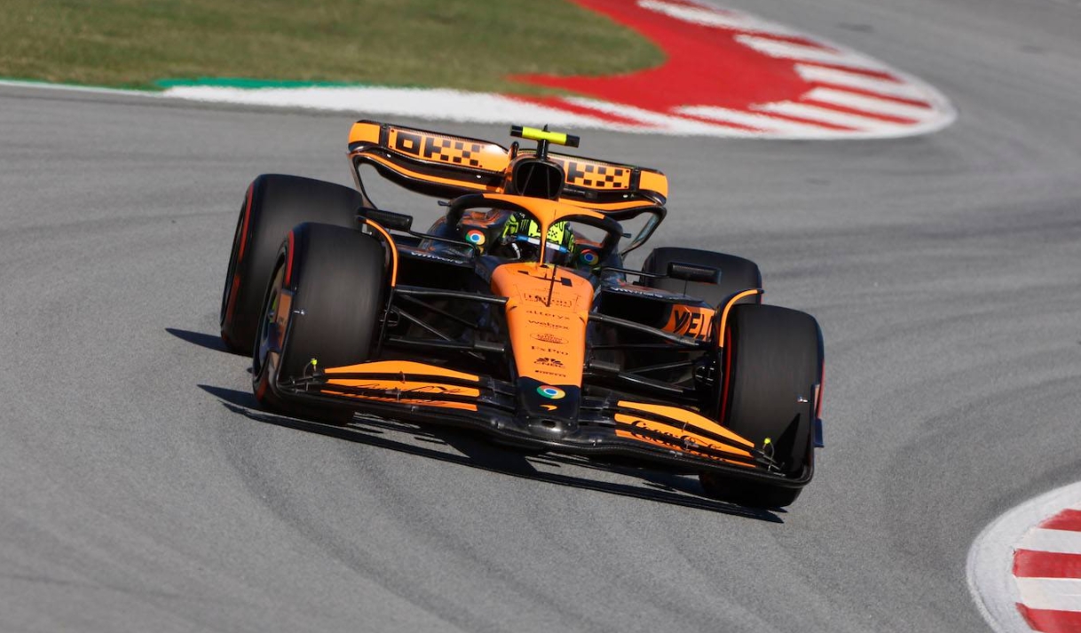 包含索伯车队横扫梅赛德斯，诺里斯高光表现的词条