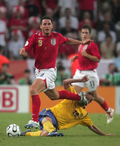 包含英格兰队碾压瑞典队，梁靖崑点燃赛场的词条