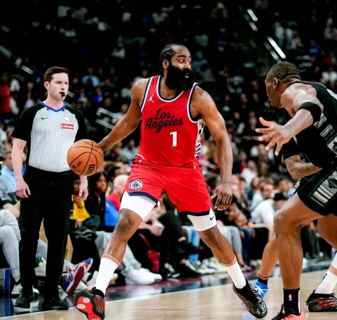 关于上海队力克辽宁队,哈登惊艳四座的信息 关于上海队力克辽宁队,哈登惊艳四座的信息