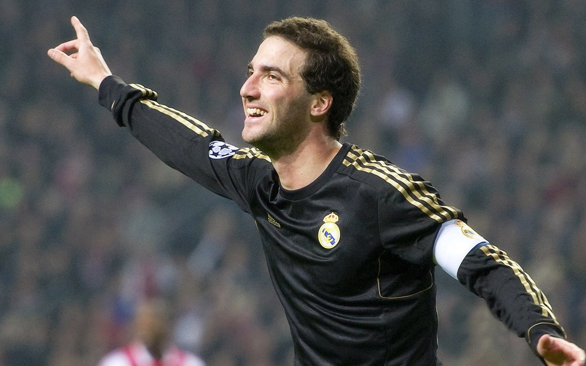 年度焦点之战之夜,阿尔瓦雷斯如何以一人之力带动全队节奏