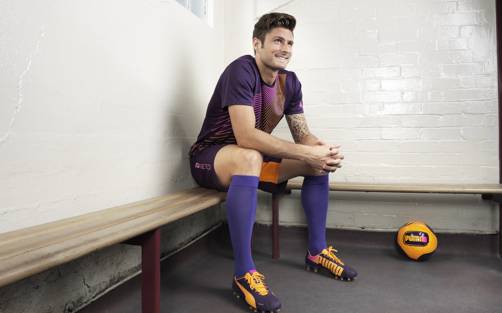 托尼点球制胜，英格兰破魔咒力克哥伦比亚挺进八强